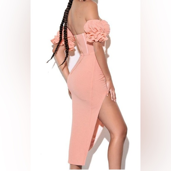 Miss Circle Peach Puff Sleeve Midi Dress - Picture 2 of 5